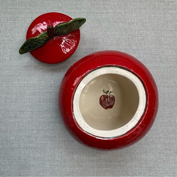 VINTAGE Iandola Ceramic Apple Lidded Jar Bright Red Cookie Leaves and Stem - Picture 2 of 12